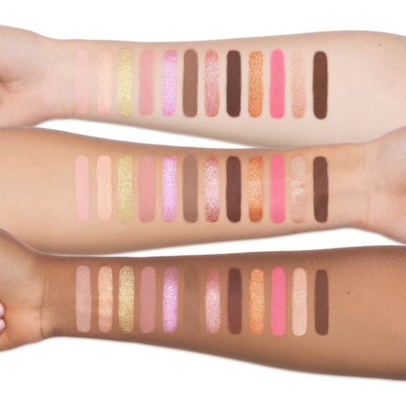 Too Faced Christmas in the City Makeup Set - Picture 5 of 8